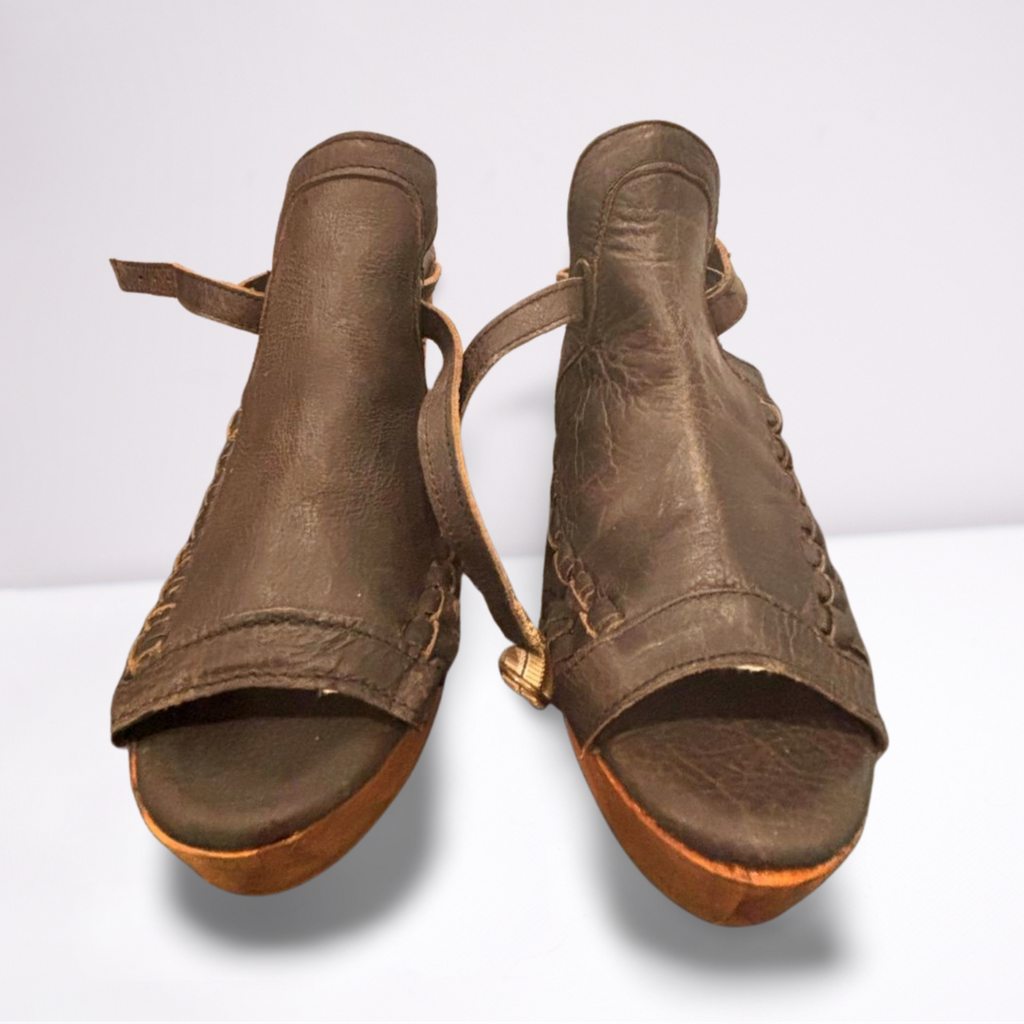 Very Volatile Los Angeles Womens Wedges Shoes - Brown - 9 - Very Good - Pic 2