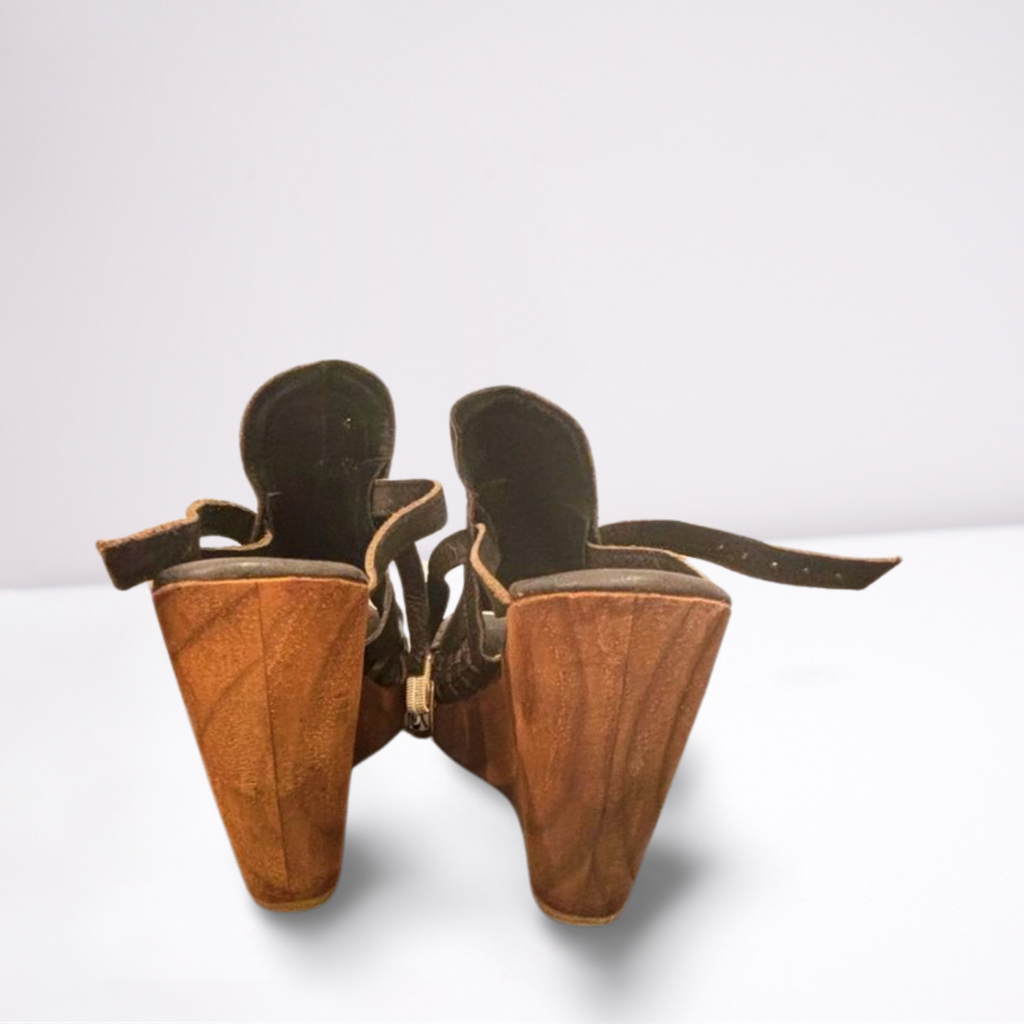 Used Very Volatile Los Angeles Womens Wedges | Brown | 9
