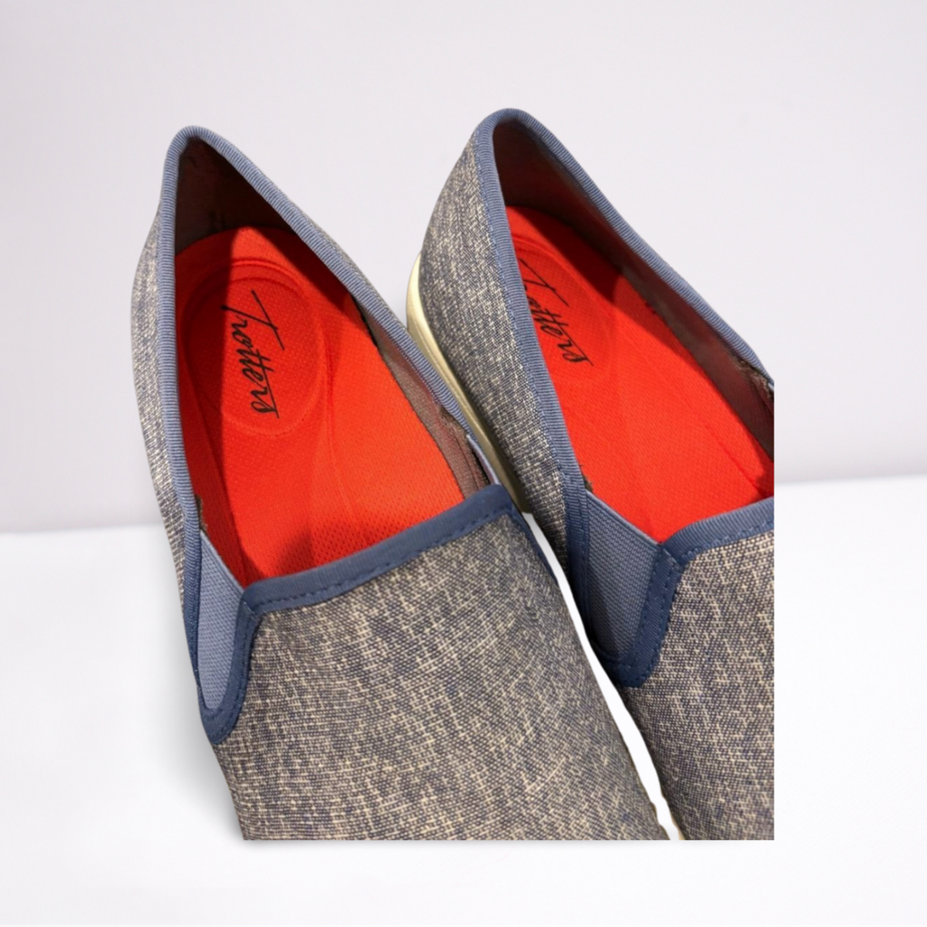 Used Trotters Womens Slip-On Shoes - Cushioned | Blue | 9