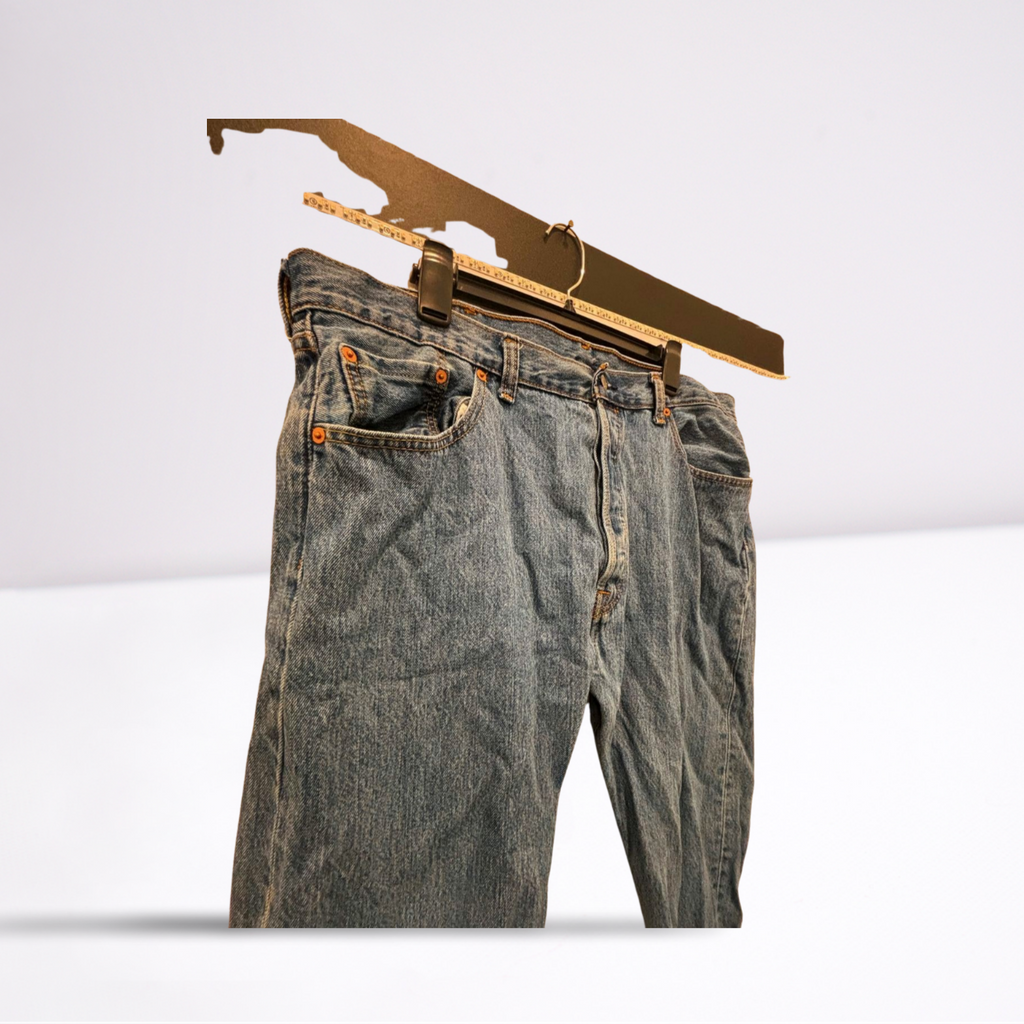 Levi Strauss Mens Jeans 501 Button Closure Classic - Blue - 40x32 - Very Good - Pic 2