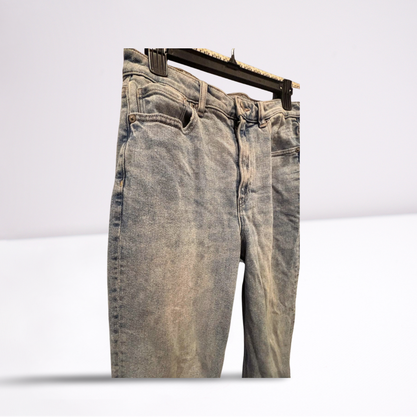 American Eagle Mom Straight Jeans - Women - Lightwash Blue - Size 8 Short  Stretch - Very Good - Pic 4