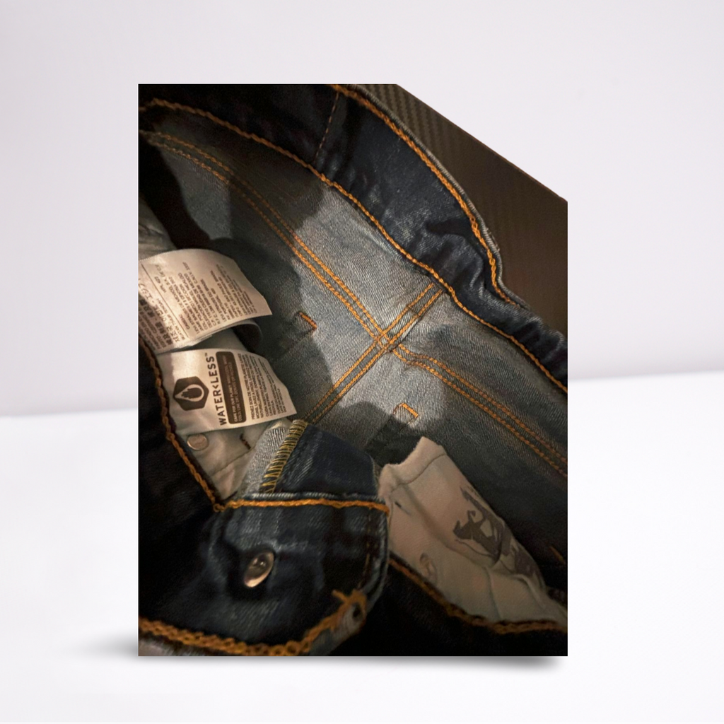 Levi Strauss Mens Jeans 610 Dark Wash - Blue - 34x32 - Very Good - Pic 2