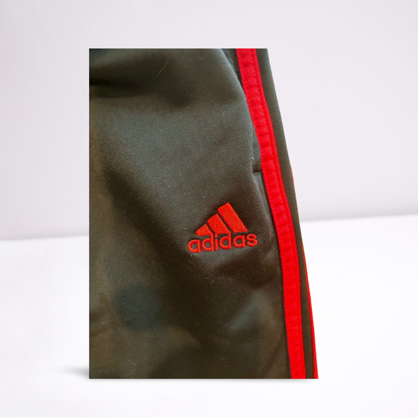 Adidas Youth Boys Sweatpant Relaxed Striped Active - Black/Red - Medium - Very Good - Pic 3